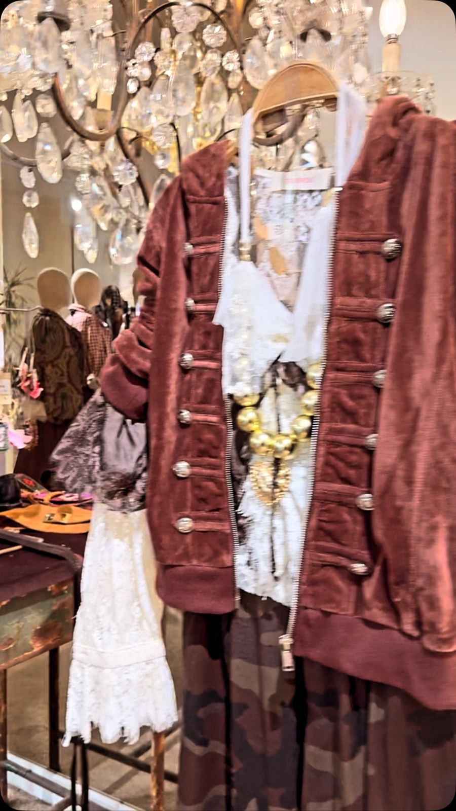 Peças únicas, feitas à mão no nosso atelier